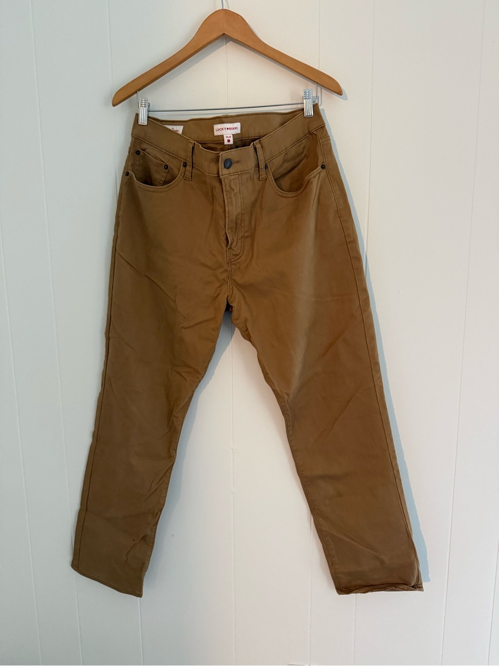 Lucky Brand Men’s Relaxed Fit Jeans in Khaki Brown